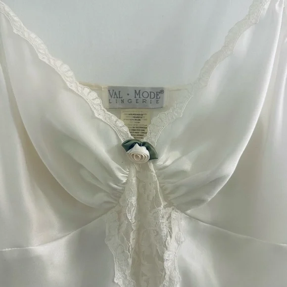 Vintage 1980’s Val Mode Lingerie Ivory White Lace Slip with Rose, Women Size XL - Picture 3 of 15